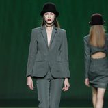 Traje pantalón verde de Martin Lamothe en la Fashion Week Madrid