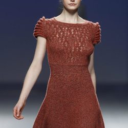 Vestido de punto en color caldero de Sita Murt en la Fashion Week Madrid