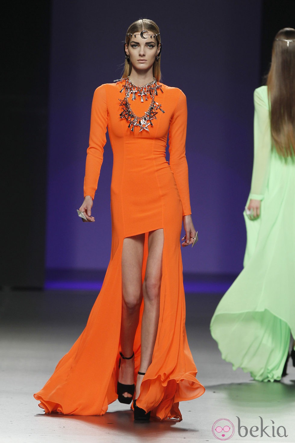 Vestido naranja de María Escoté en Madrid Fashion Week