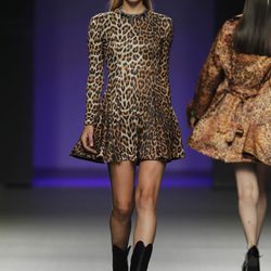 Vestido de leopardo de María Escoté en Madrid Fashion Week