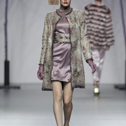 Mini vestido morado de la colección otoño/invierno 2012/2013 de Miguel Marinero