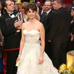 Penélope Cruz con vestido vintage de Pierre Balmain en la gala de los Oscar del año 2009