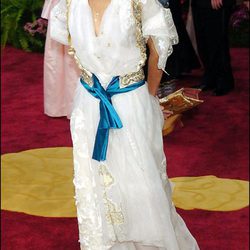 Uma Thurman vestida de Christian Lacroix en los Oscar