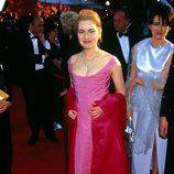 Kate Winslet con vestido rosa en la gala de los Oscar de 2001