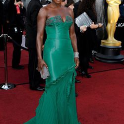 La actriz Viola Davis con un nuevo look los Oscar de 2012