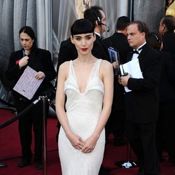 Rooney Mara escogió un modelo de Givenchy para los Oscar de 2012