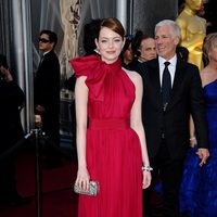 Emma Stone eligió un diseño de Giambattista Valli para la ceremonia de los Oscar