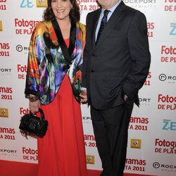 Carmen Maura con chaqueta quimono en los Fotogramas de Plata 2011