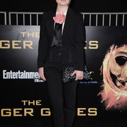 Kelly Osbourne con traje pantalón negro en el estreno de 'Los juegos del hambre'