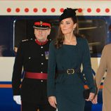 La Duquesa de Cambridge con tendencia peplum a su llegada a Leicester