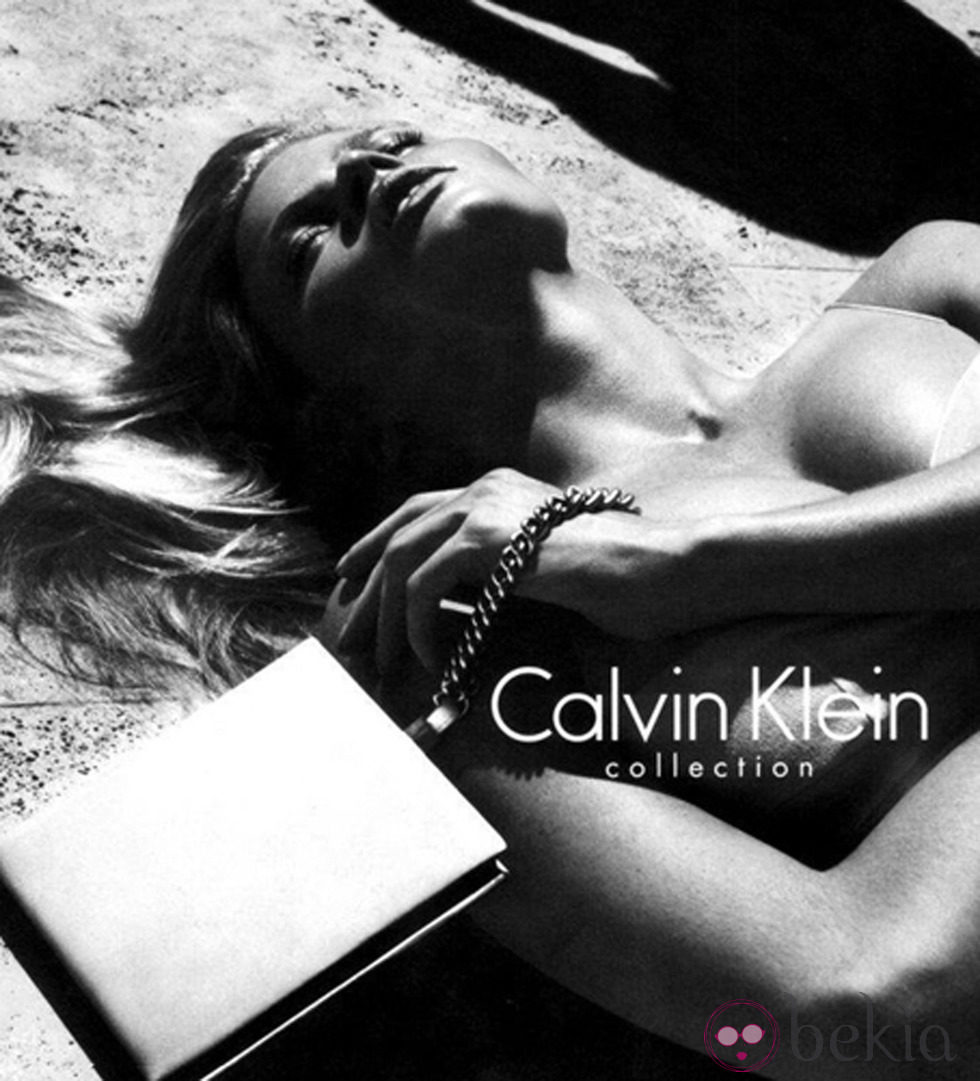 Lara Stone para Calvin Klein primavera/verano 2012