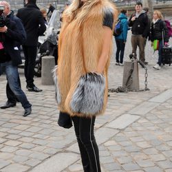 Poppy Delevingne en el desfile de Louis Vuitton en la Semana de la Moda de París
