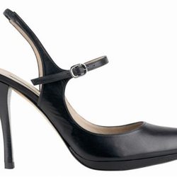Zapatos salón negro de la nueva colección verano 2012 de Pura López