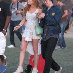 Lindsay Lohan con bota de Jeffrey Campbell en Coachella 2012