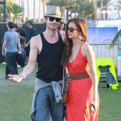 Ian Somerhalder y Nina Dobrev en el Festival de Coachella 2012