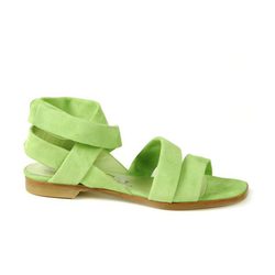 Sandalia plana en verde de Paco Gil de la colección primavera - verano 2012