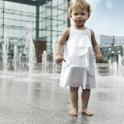 Vestido blanco de la colección Boss Niños primavera/verano 2012