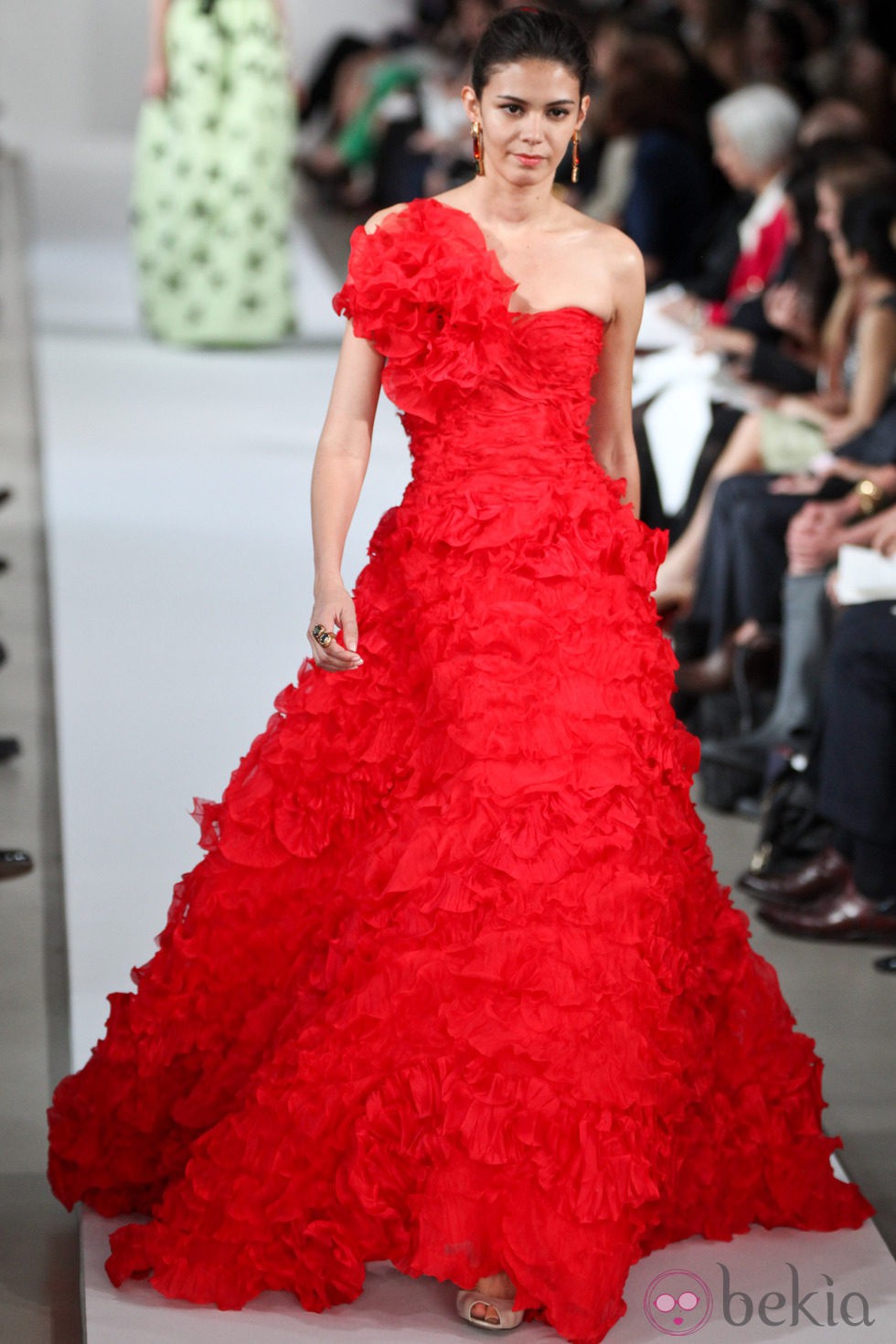 Vestido largo rojo de la Colección Crucero 2013 de Oscar de la Renta