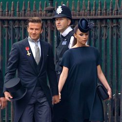 Celebrities usando vestidos de la firma Victoria Beckham