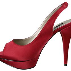 Peeptoes en color rojo de la colección primavera/verano 2012 de Lorena Carreras