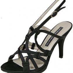 sandalias negras de la colección primavera/verano 2012 de Lorena Carreras