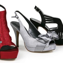 Zapatos de raso de varios colores de la nueva colección de Alex Silva verano 2012