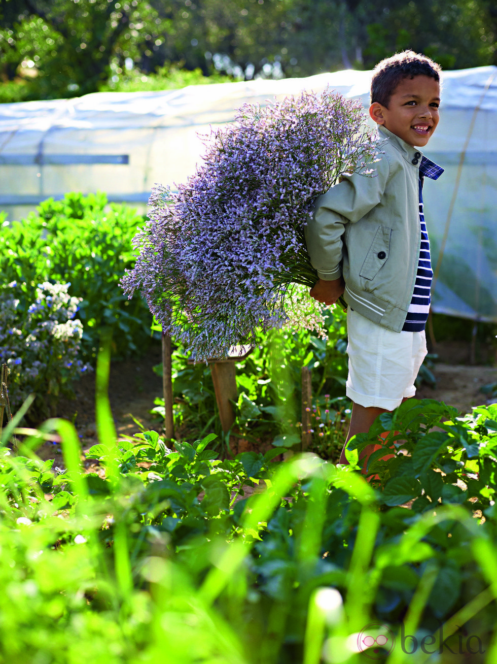 Chaqueta y pantalón blanco de la colección verano 2012 de Benetton Niños