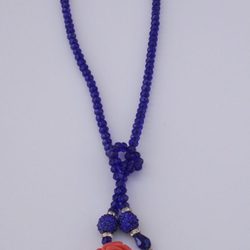 Collar azul marino de la colección de joyas de Vanesa Romero