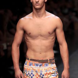 Pantalón corto con estampado geométrico de Dolce&Gabbana  en la Semana de la Moda de Milán