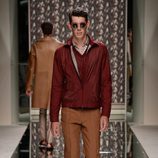 Cazadora y pantalón de pinzas de Ermenegildo Zegna en la pasarela de la Semana de la Moda masculina de Milán