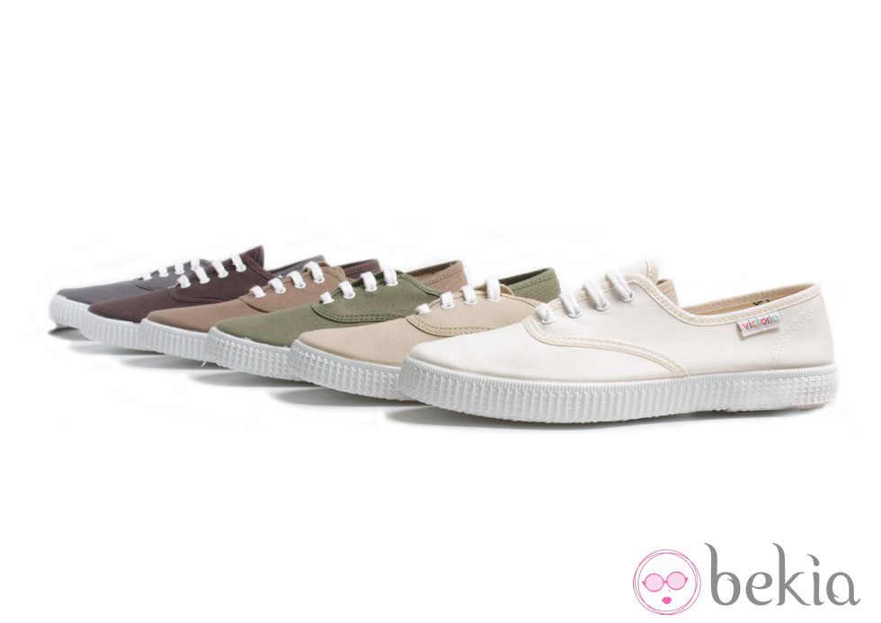 Zapatillas de lino en colores tierra y beige de la colección Victoria by BAMBA verano 2012