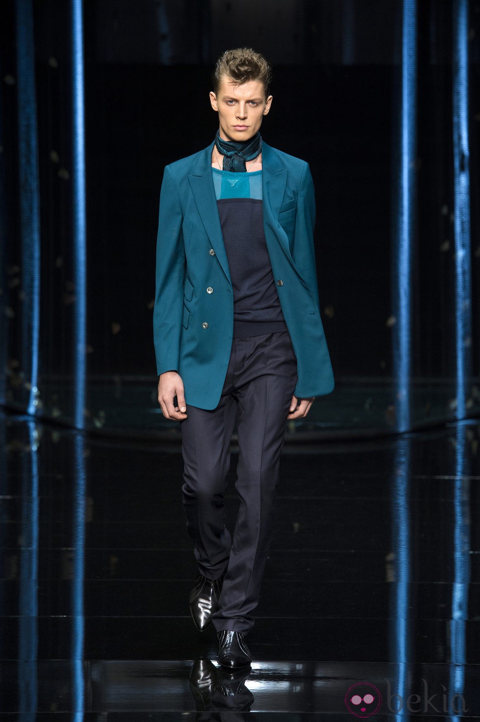 blazer azul de Roberto Cavali en la Semana de la Moda masculina de Milán