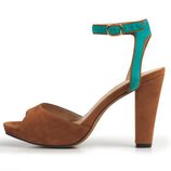 Sandalia bicolor de la nueva colección de Lodi para este verano 2012