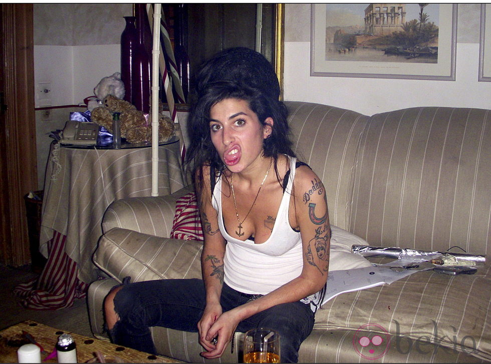 El look desaliñado de Amy Winehouse