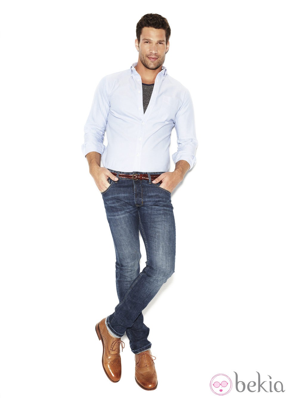 Aaron O'Connell con un modelo pitillo de la colección 'We love jeans' otoño 2012 de Suiteblanco