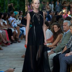 Vestido largo negro con transparencias de la colección primavera-verano 2013 de la firma DELPOZO