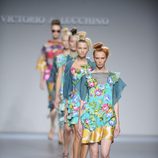 Modelos desfilando la colección primavera-verano 2013 de Victorio&Lucchino en Fashion Week Madrid