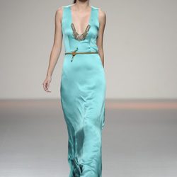 Vestido de seda largo color cian de la colección primavera-verano 2013 de Kina Fernández