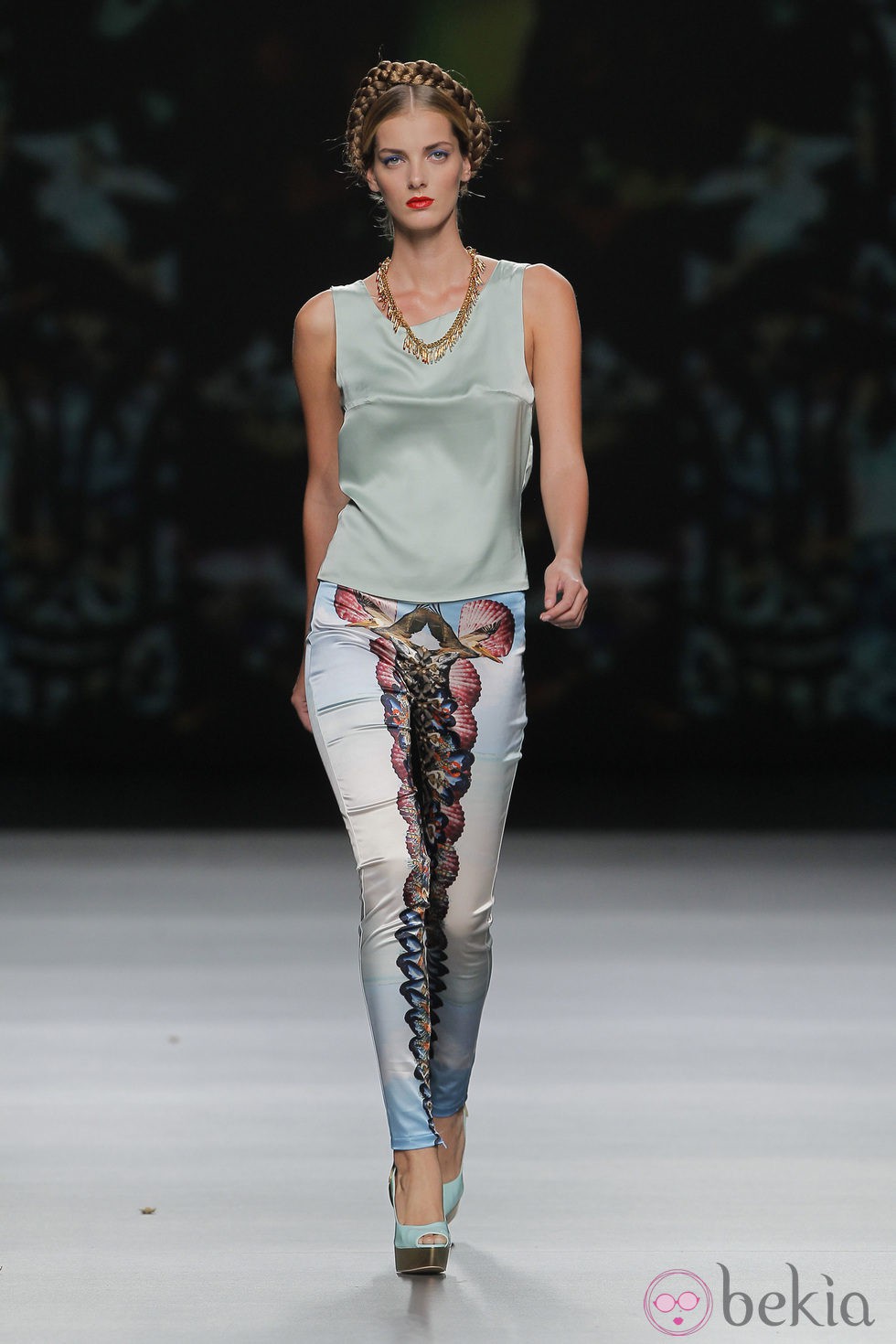 Pantalón de raso estampado de Maya Hansen, colección primavera-verano 2013
