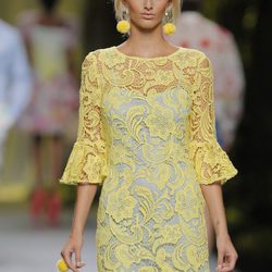 Vestido de encaje amarillo de Francis Montesinos, colección primavera/verano 2013