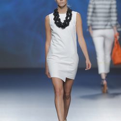 Vestido blanco de Sara Coleman, colección primavera/verano 2013