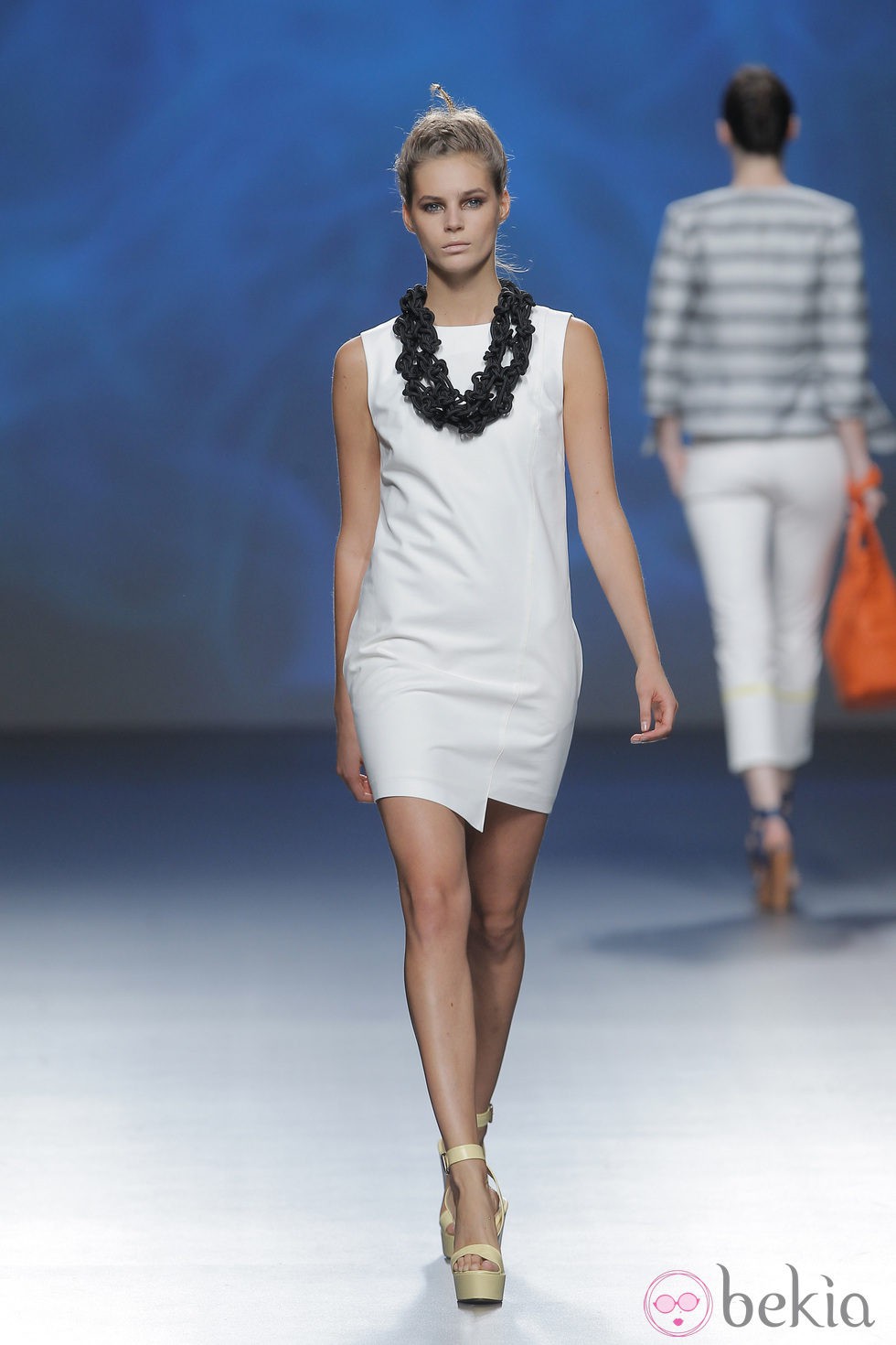 Vestido blanco de Sara Coleman, colección primavera/verano 2013