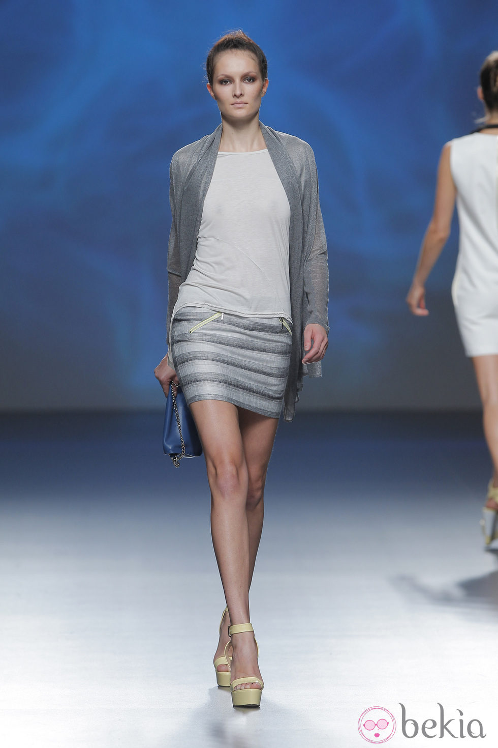 Falda en tonos grises de Sara Coleman, colección primavera/verano 2013