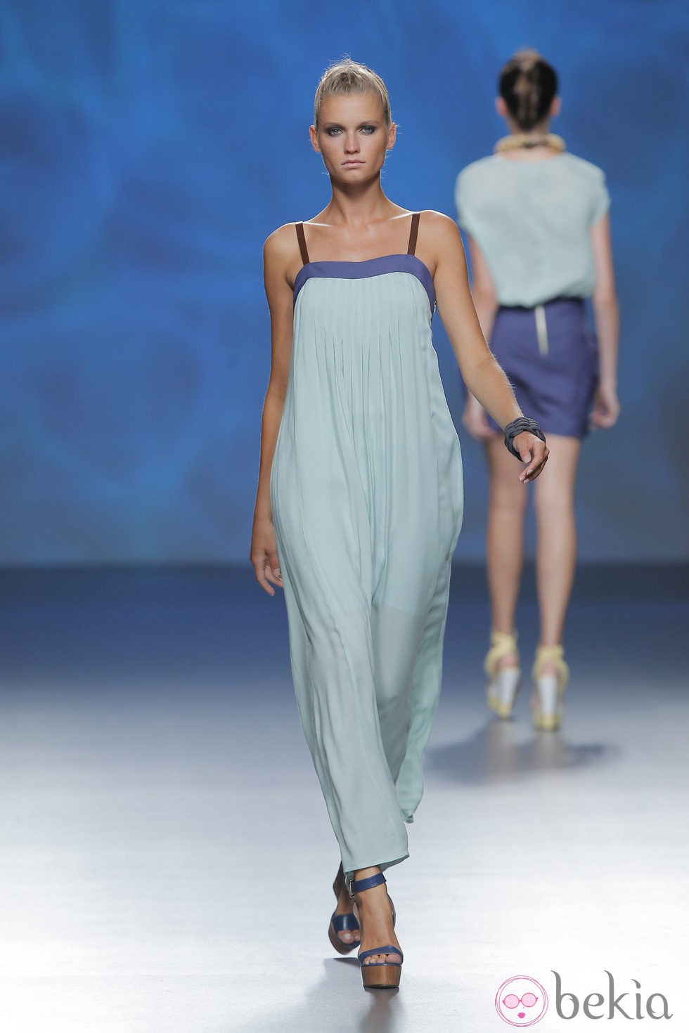 Vestido azul celeste de Sara Coleman, colección primavera/verano 2013