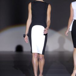 Vestido blanco y negro de Juana Martín, colección primavera/verano 2013