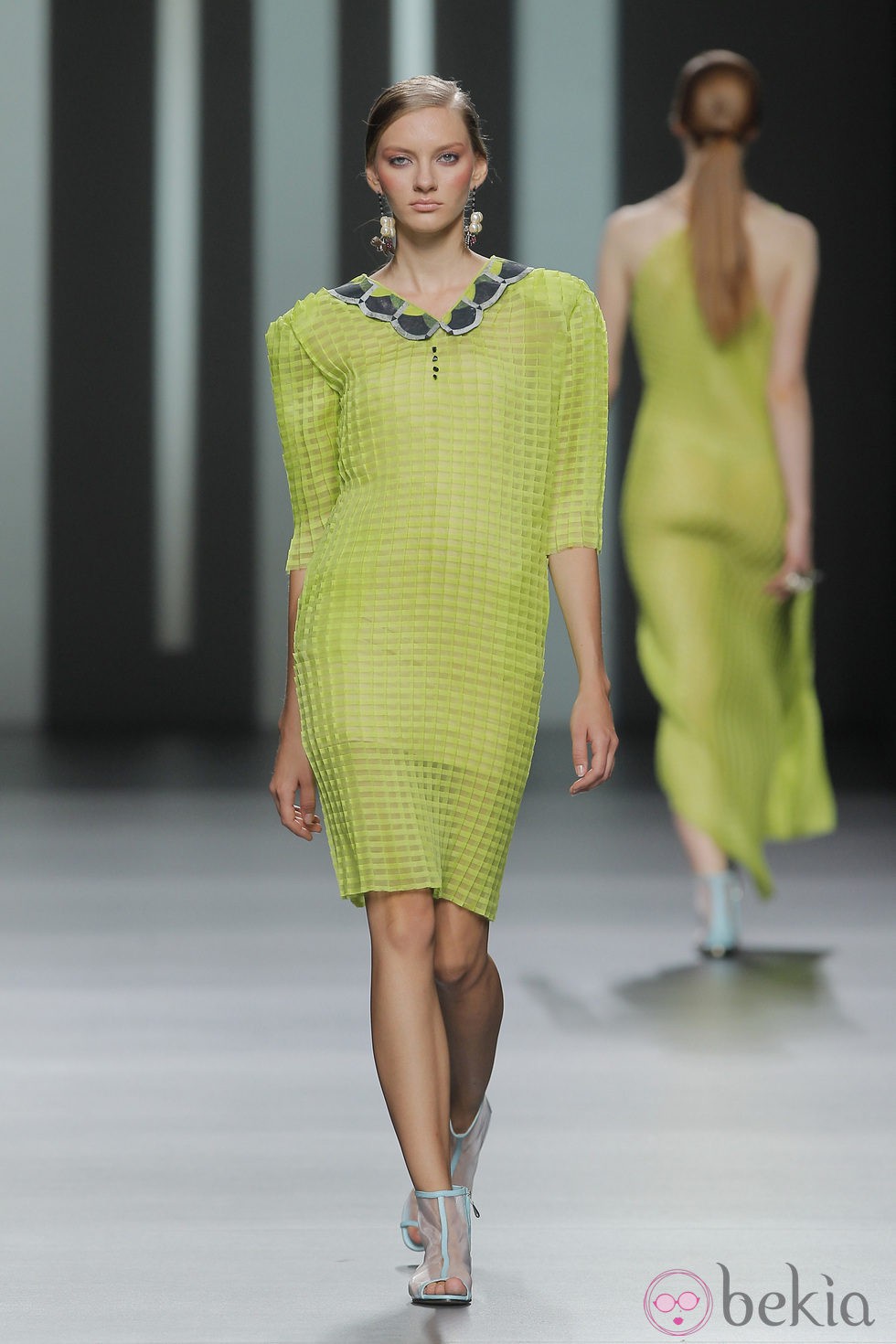 Vestido semitransparente de Martín Lamothe, colección primavera/verano 2013