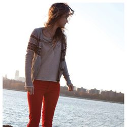 Pantalones rojos de la colección femenina otoño/invierno 2012/2013 de Lee
