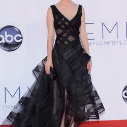 January Jones con un vestido negro de Zac Posen en los Emmy 2012