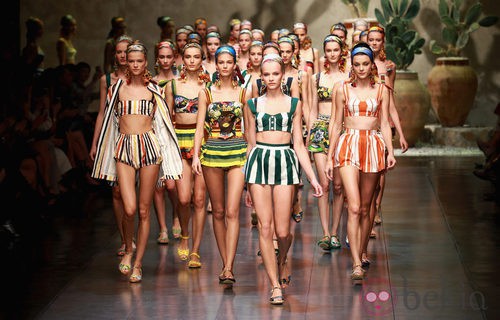 Cortes mínimos y mucho color en el desfile de Dolce & Gabbana primavera/verano 2013
