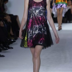 Minivestido de rayas de corte 'A' de Dior en la Semana de la Moda de París primavera/verano 2013